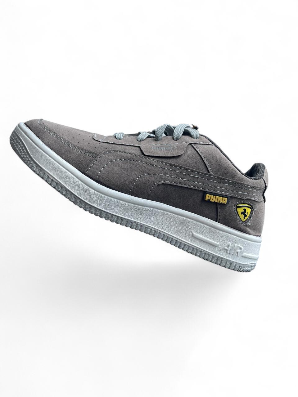 Puma Sneakers